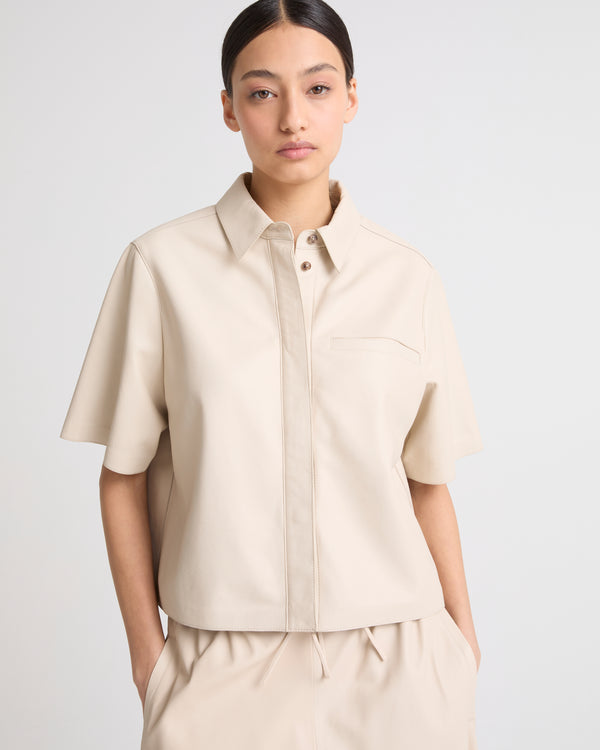 Cropped shirt with short sleeves in leather - beige - Yves Salomon