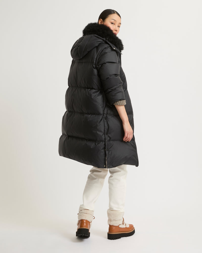 Long down jacket in water-repellent technical fabric with collar trim in fluffy lambswool