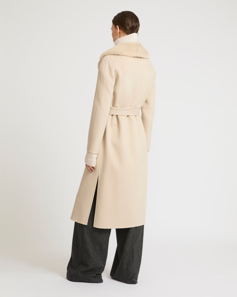 Belted coat in cashmere wool with mink fur collar and over-pockets