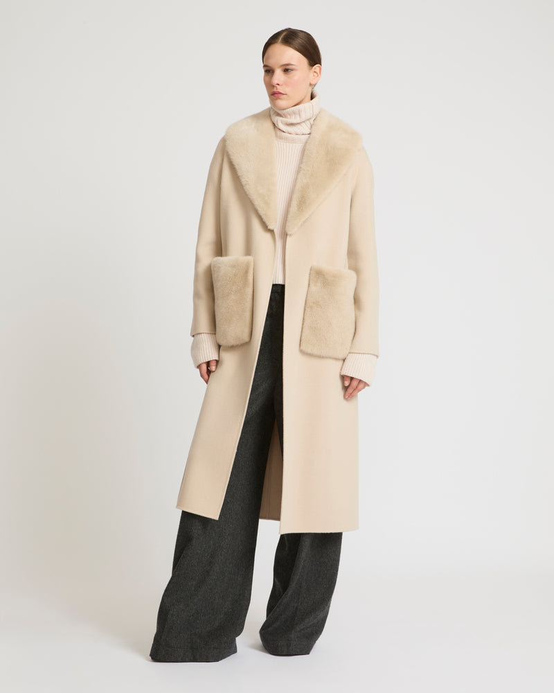 Belted coat in cashmere wool with mink fur collar and over-pockets