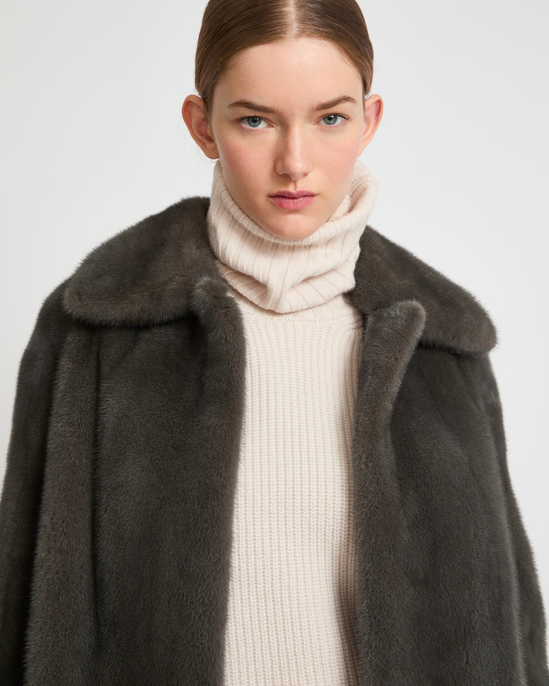 Short jacket in long-haired mink fur