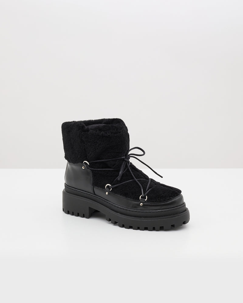 mid-height boots