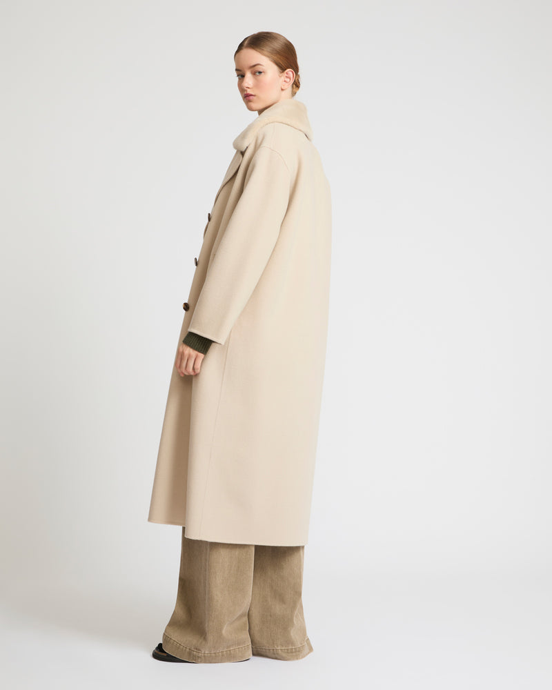 Cashmere wool coat with mink fur collar