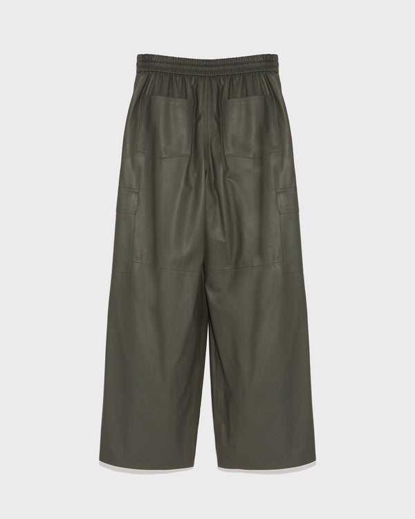 Cargo trousers in lamb leather