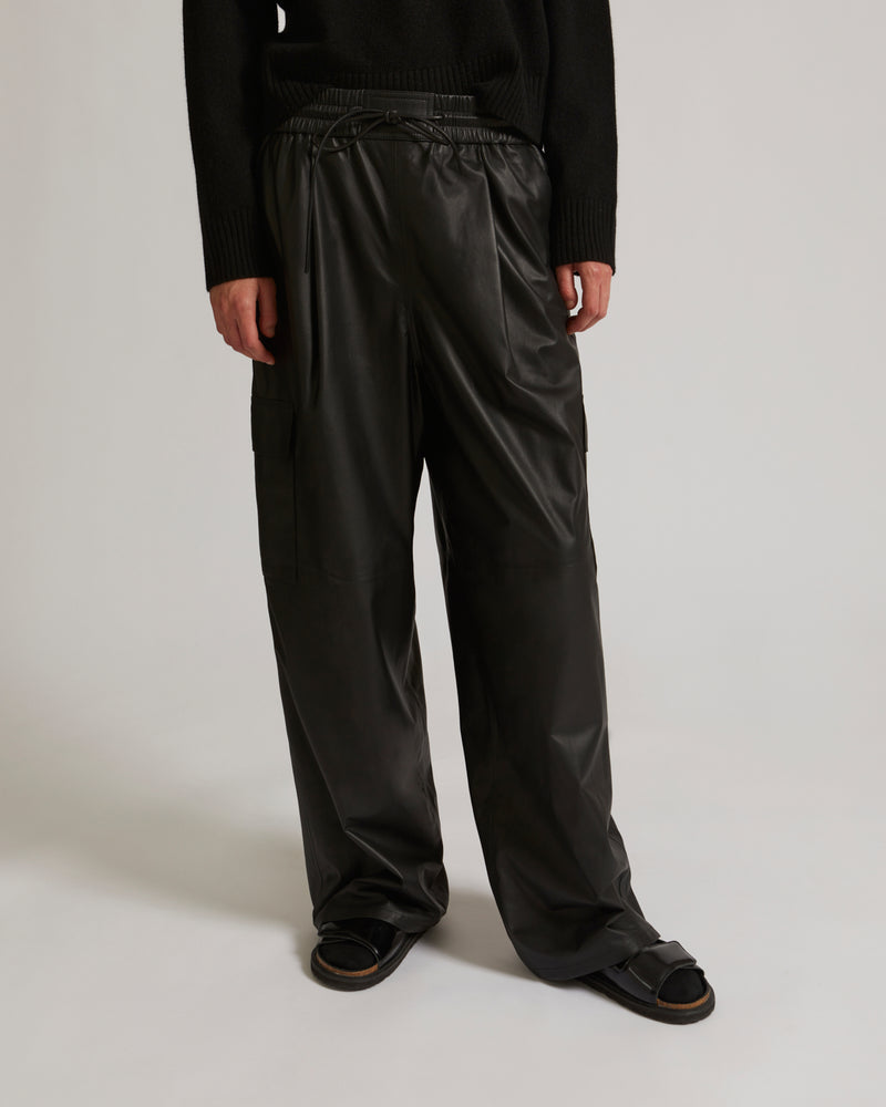 Pantalon cargo en cuir d’agneau