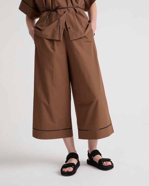 Pantalon jupe culotte en popeline de coton avec inserts de cuir