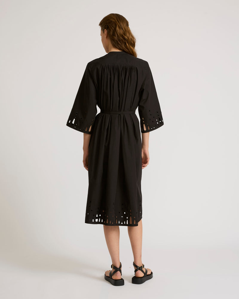 Robe en popeline de coton avec broderie anglaise