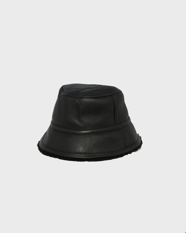 Curly merino bucket hat