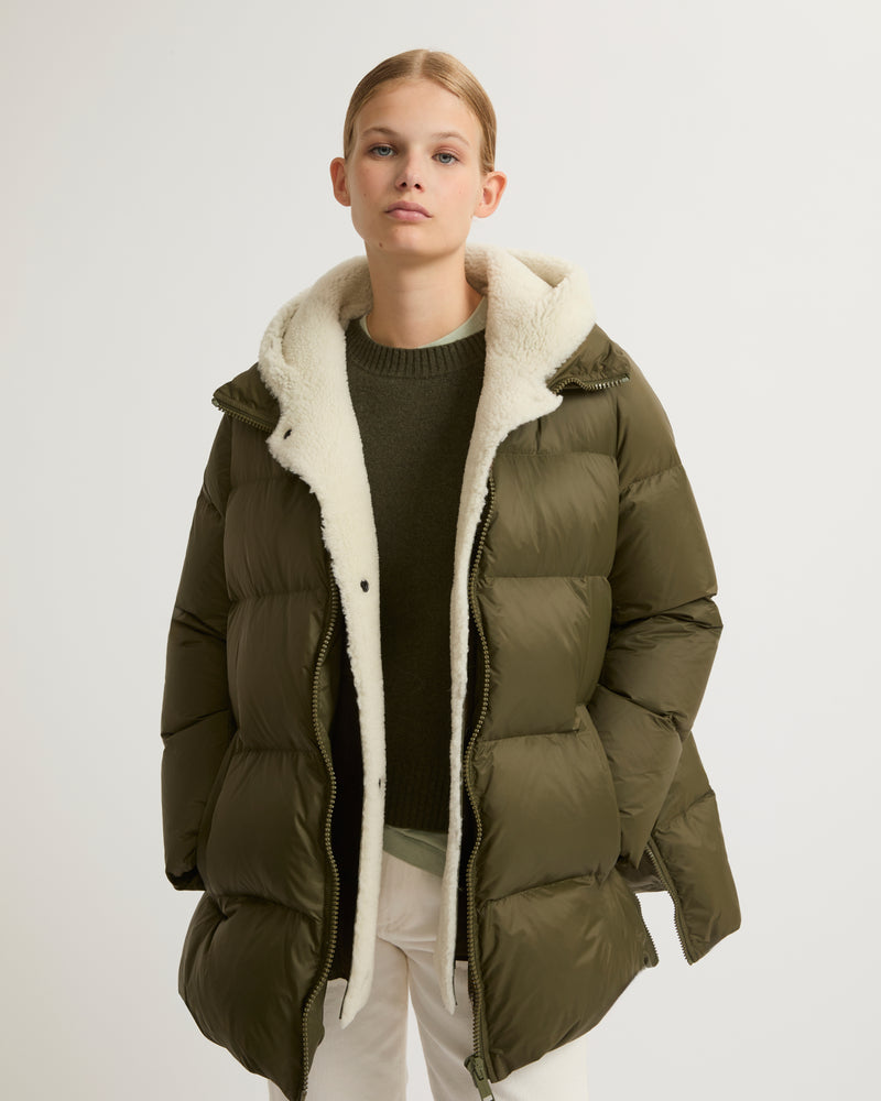 Hooded down jacket in nylon and lamb