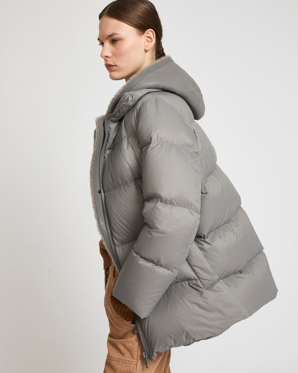 Hooded down jacket in nylon and lamb