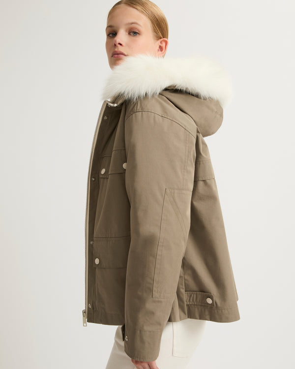 Parka courte en coton mélangé et fourrure