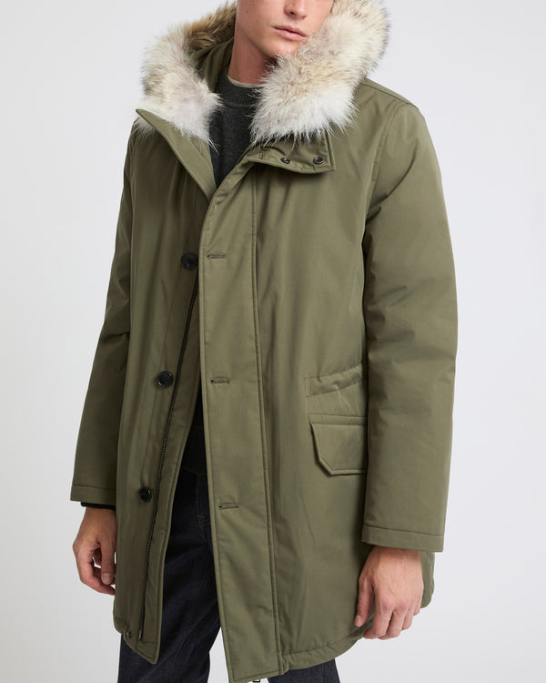 Parka iconique en coton mélangé imperméable et fourrure de coyote