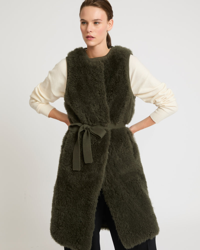 Long belted gilet in merino knit and lambskin