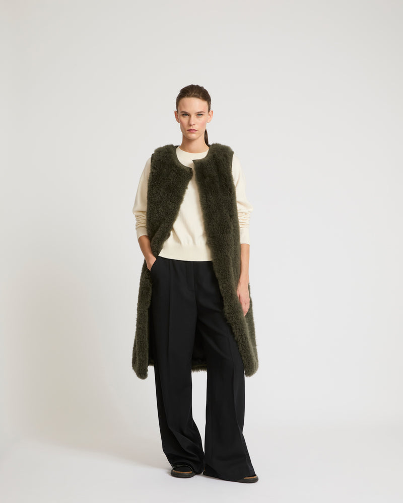 Long belted gilet in merino knit and lambskin