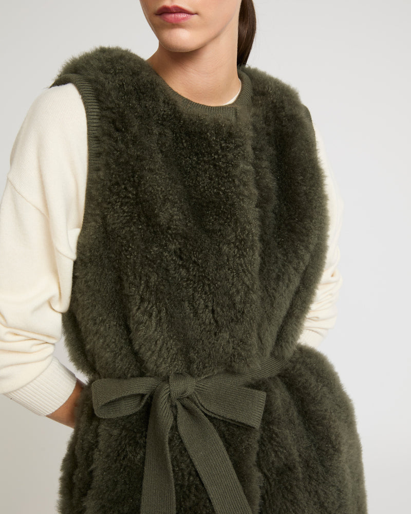 Long belted gilet in merino knit and lambskin