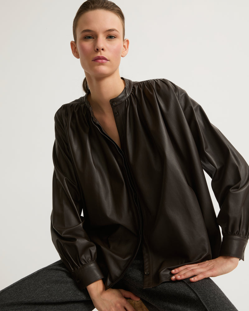 Pleated shirt in thin lambskin leather