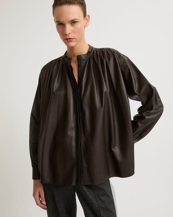 Pleated shirt in thin lambskin leather