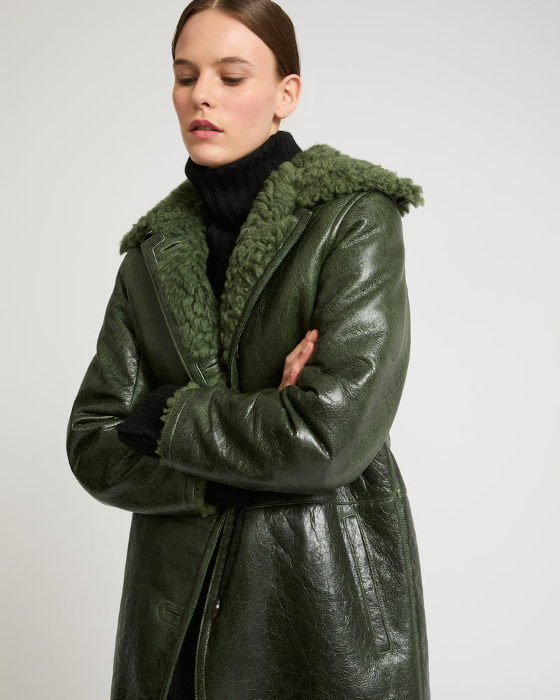 Patent merino straight coat with flat collar