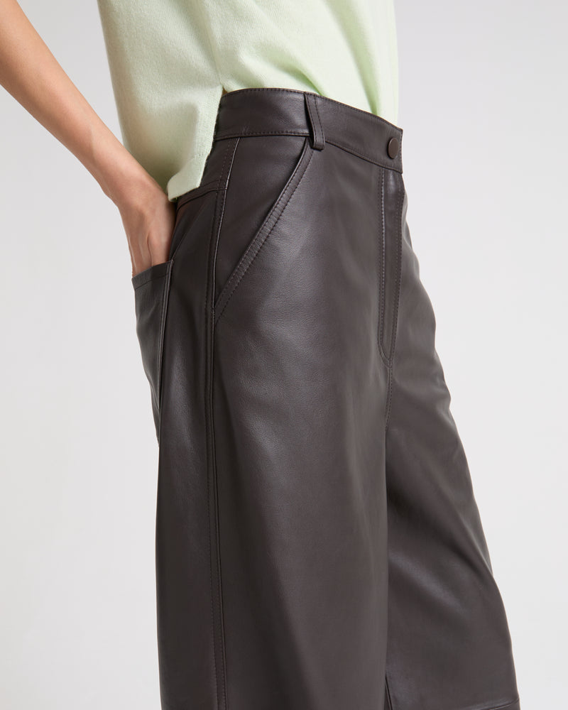 Pantalon droit en cuir d'agneau